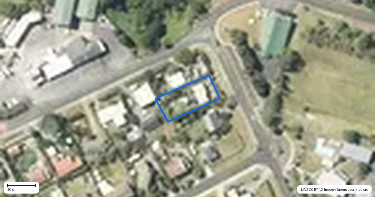 Property context map for 4 Seatoun Avenue, Leigh