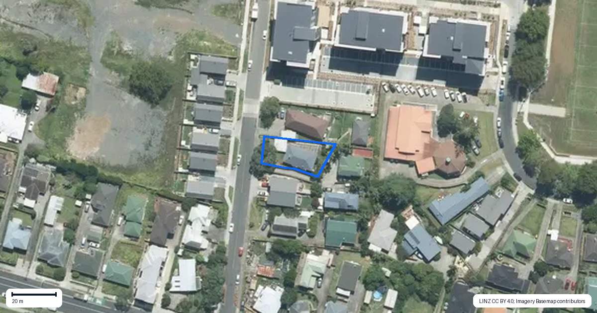 Property context map for 9 Potter Avenue, Northcote, Auckland