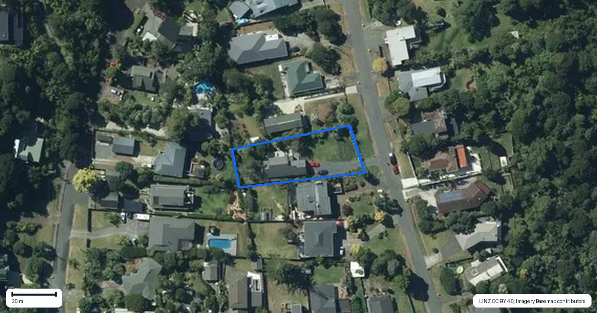 Property context map for 8 Awhiorangi Promenade, Swanson, Auckland