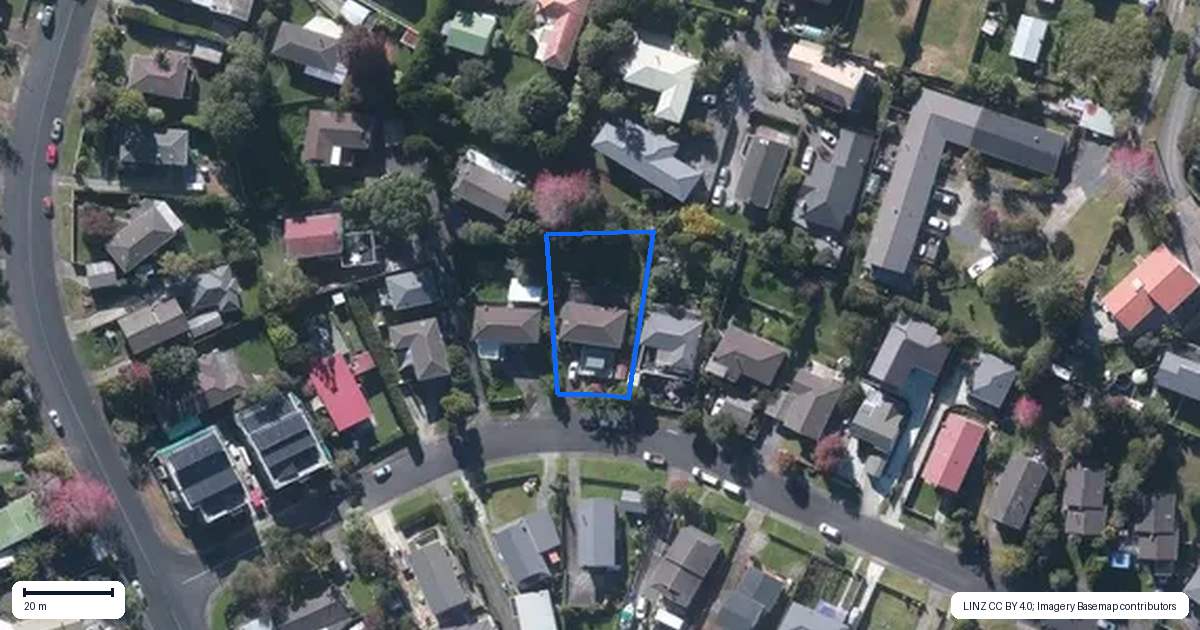 Property context map for 16 Glenbervie Crescent, Massey, Auckland