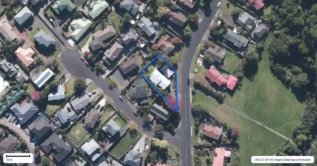 Property context map for 52 Vintage Drive, Henderson, Auckland