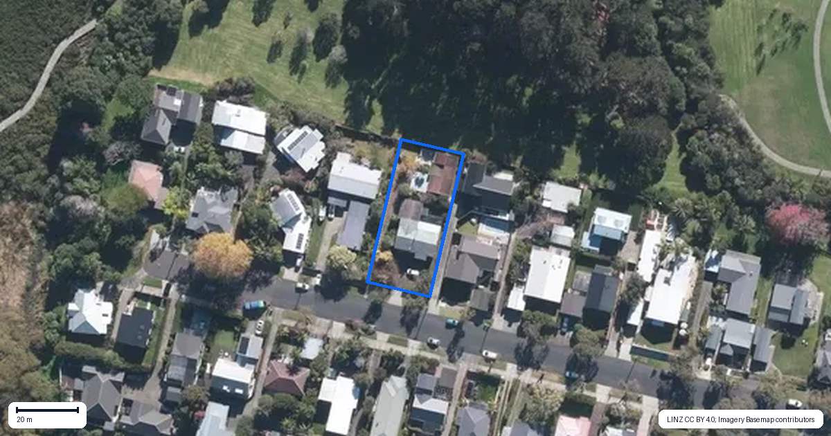 Property context map for 31 Saltaire Street, Avondale, Auckland