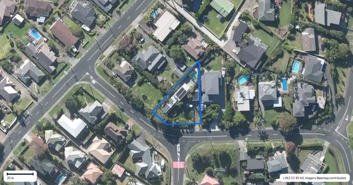 Property context map for 10 Churchill Road, Cockle Bay, Auckland