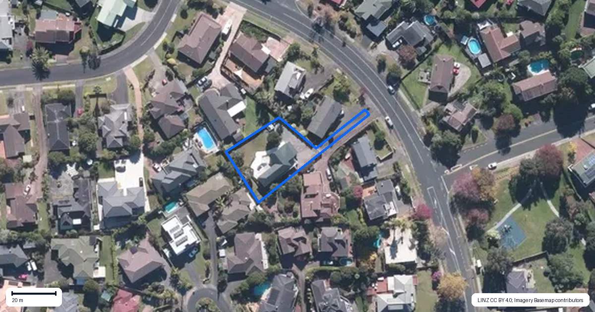Property context map for 33 Marina View Drive, West Harbour, Auckland
