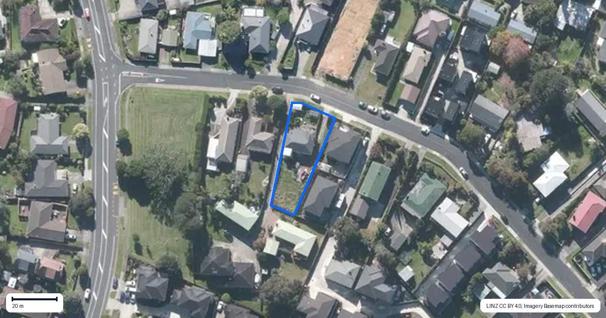 Property context map for 9 Andrew Road, Howick, Auckland