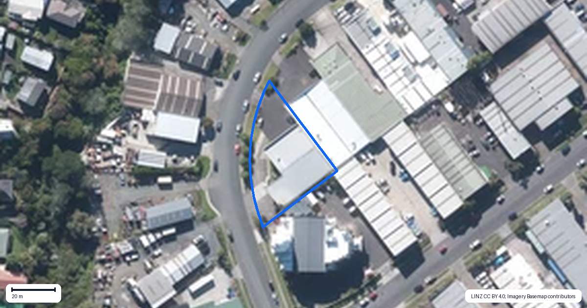 Property context map for 34-36 Mihini Road, Henderson, Auckland