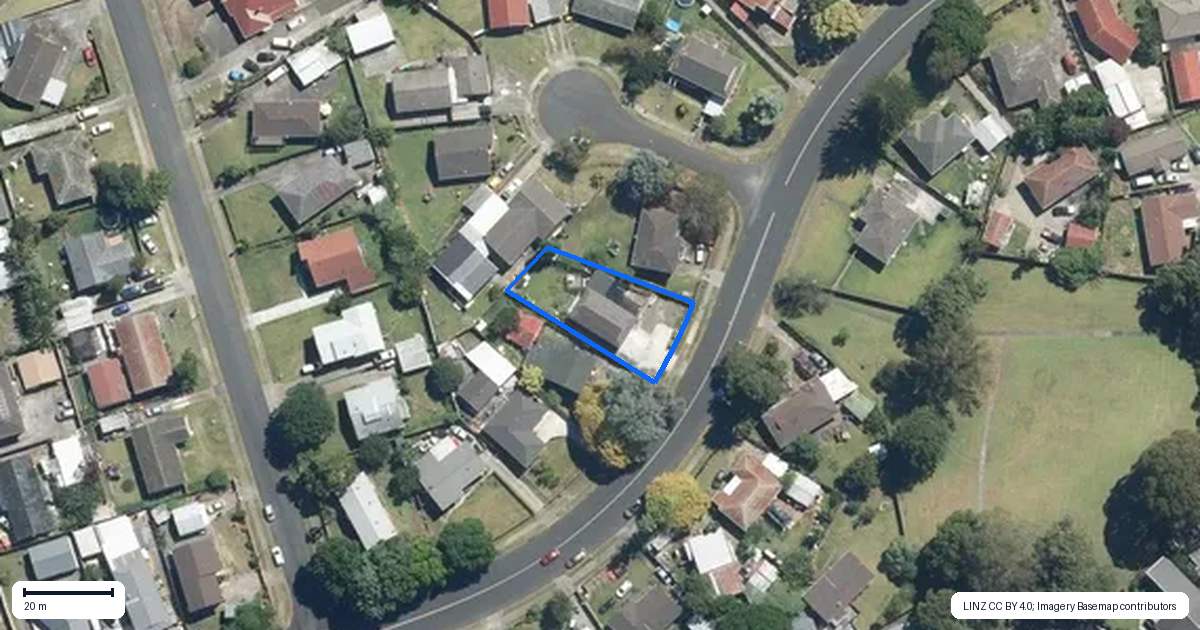 Property context map for 16 McKinstry Avenue, Mangere East, Auckland