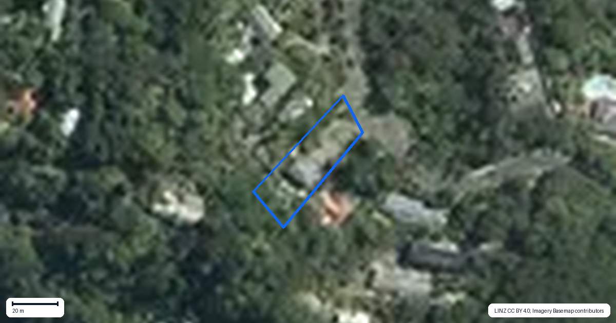 Property context map for 40 Kohu Road, Titirangi, Auckland