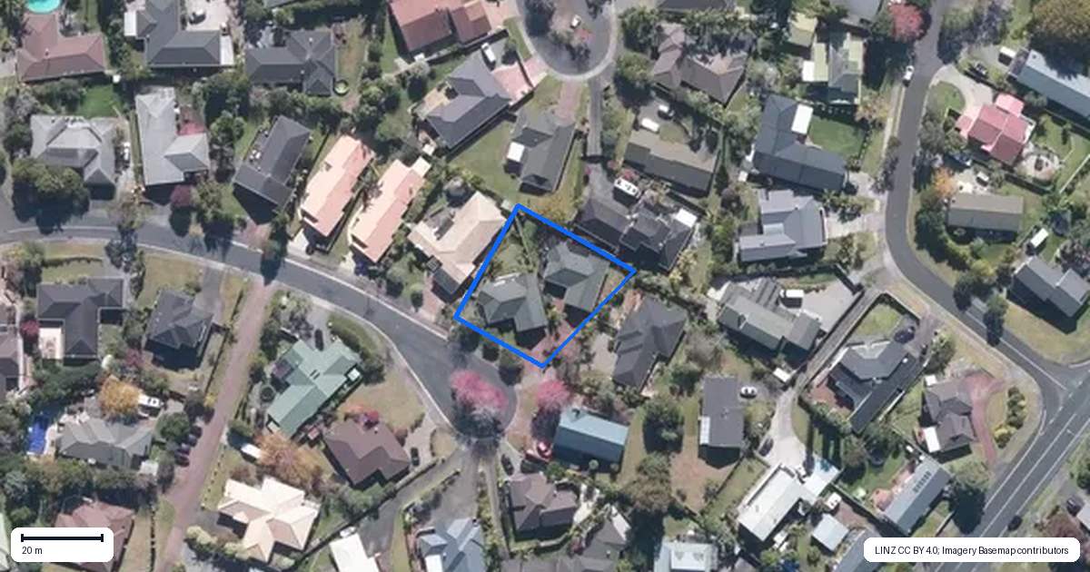 Property context map for 12 Kerlin Crescent, West Harbour, Auckland
