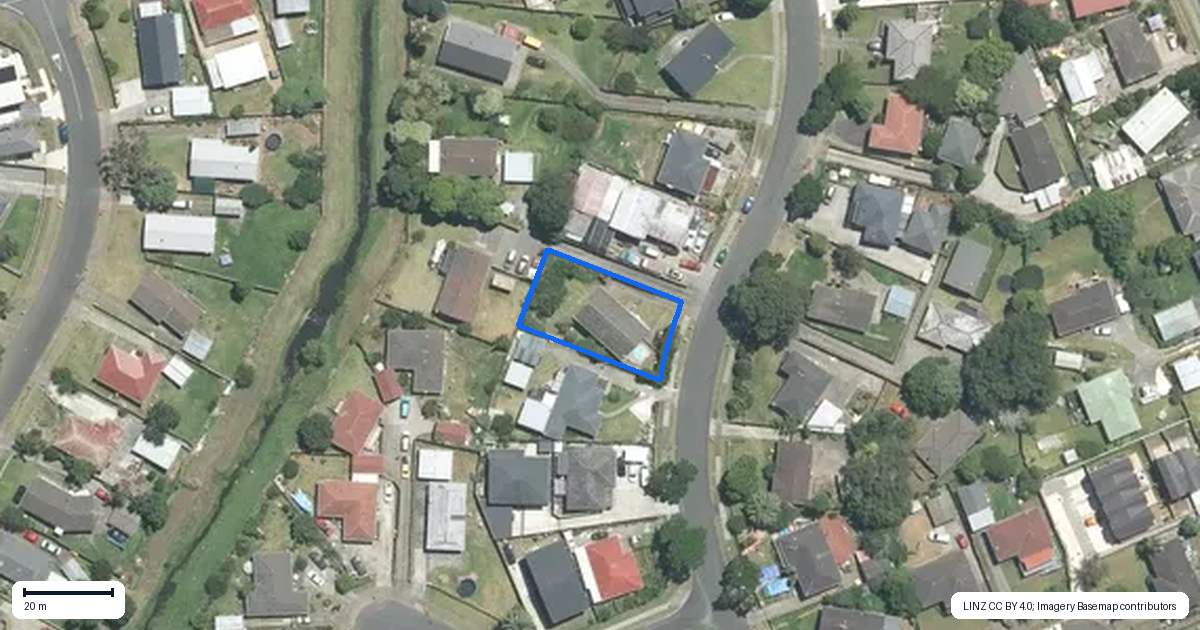 Property context map for 21 Hobart Crescent, Wattle Downs, Auckland