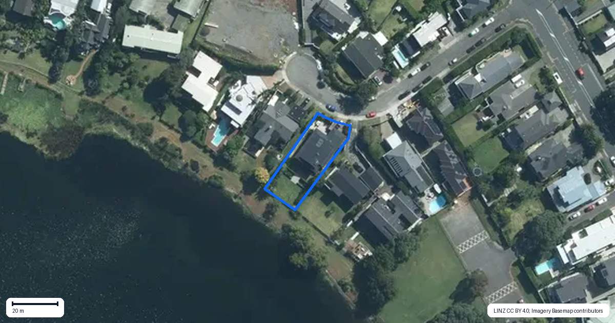 Property context map for 8 Eric Price Avenue, Takapuna, Auckland