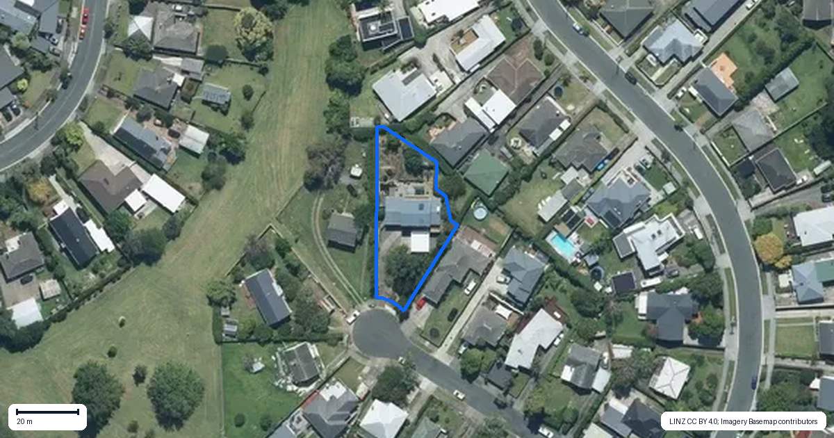 Property context map for 11 Bromley Place, Glen Innes, Auckland