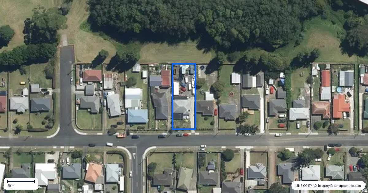 Property context map for 73 Blake Road, Mangere East, Auckland