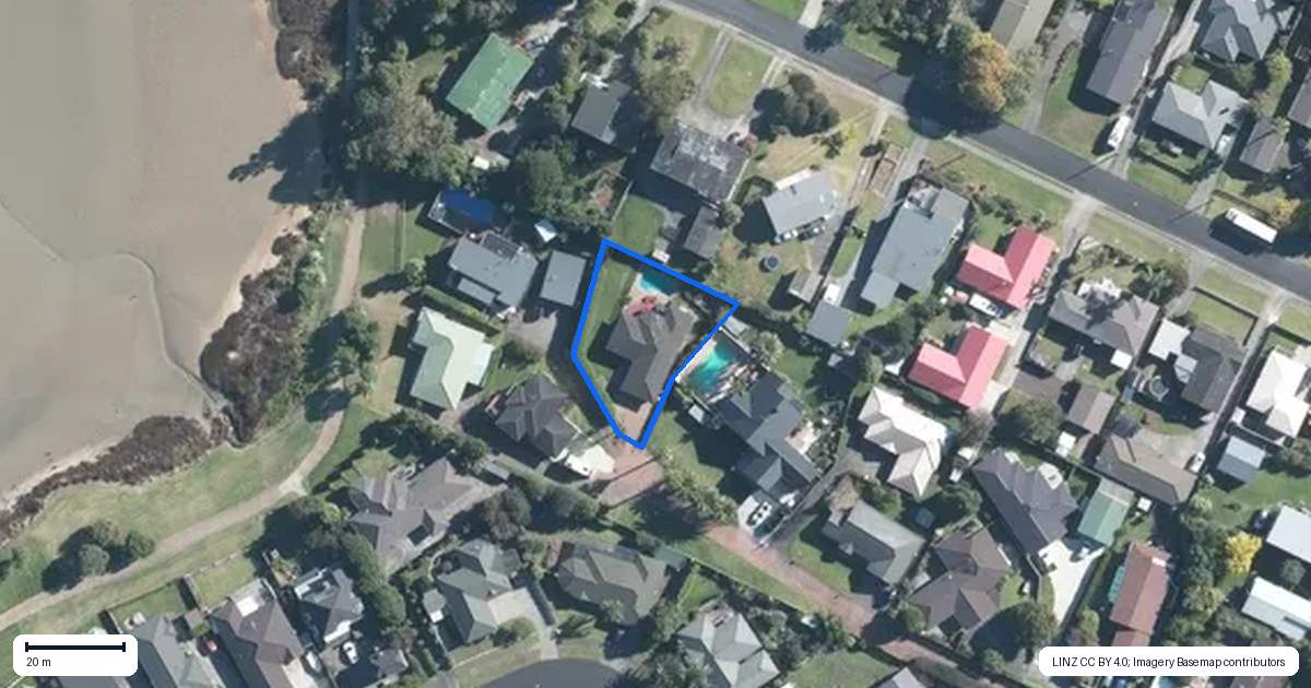 Property context map for 114D Sandspit Road, Waiuku