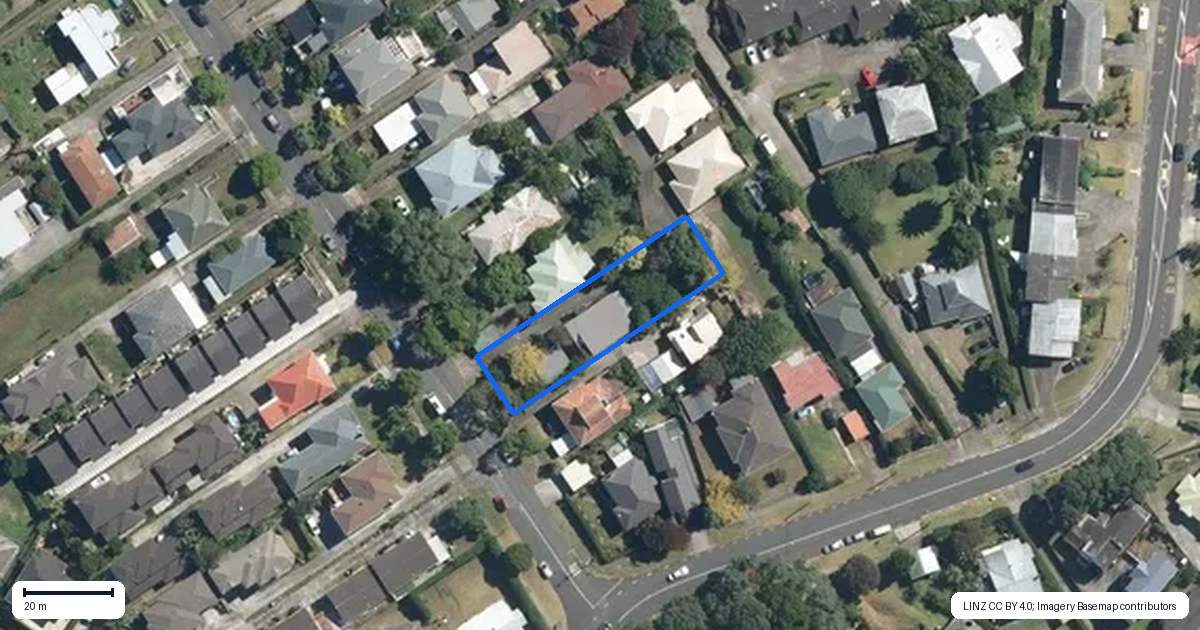 Property context map for 20 Hayr Road, Three Kings, Auckland