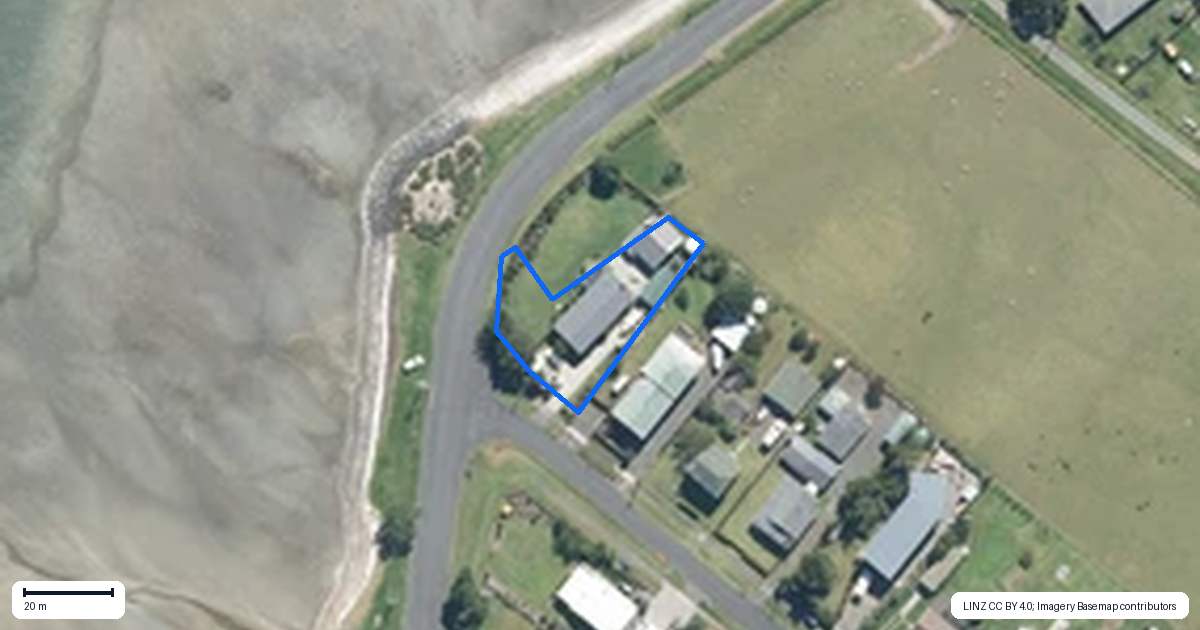 Property context map for 2 Karaka Road, Kawakawa Bay