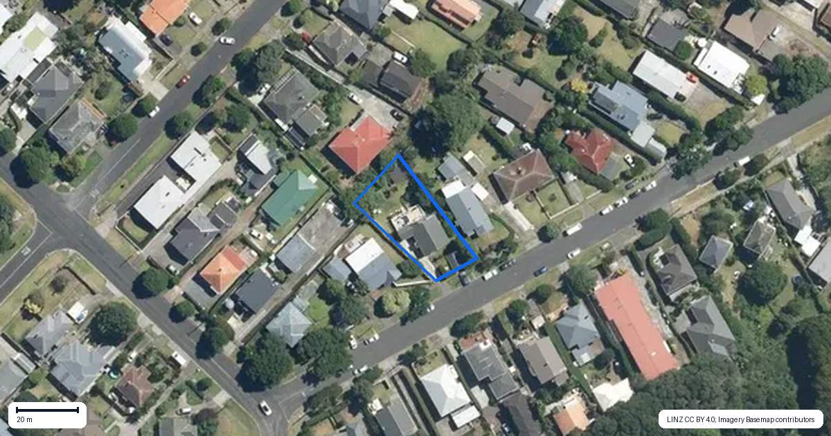 Property context map for 8 Oranga Avenue, Onehunga, Auckland