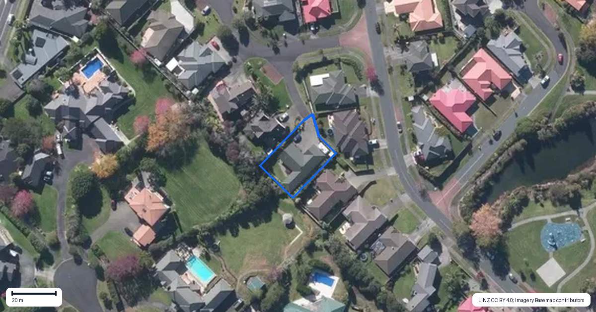 Property context map for 4 Chardonnay Rise, Henderson, Auckland