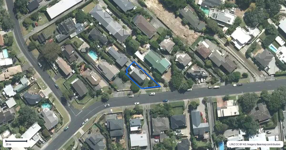 Property context map for 10 Castor Bay Road, Castor Bay, Auckland