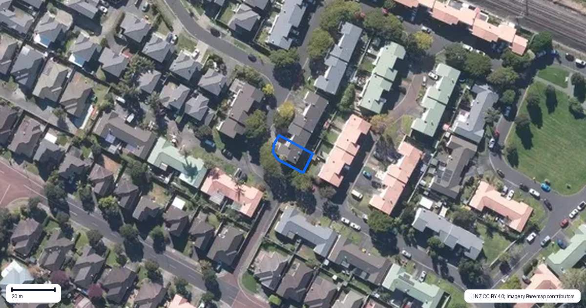 Property context map for 1 Butia Avenue, Henderson, Auckland