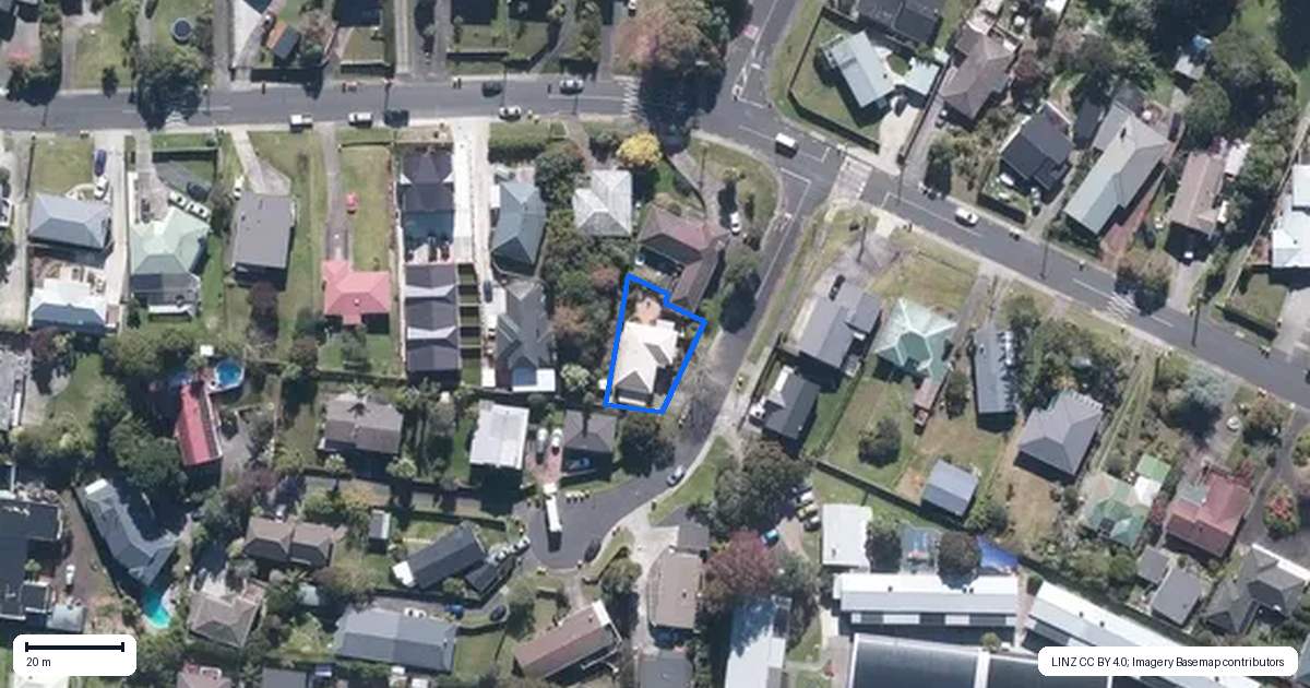 Property context map for 1 Metric Place, Te Atatu South, Auckland