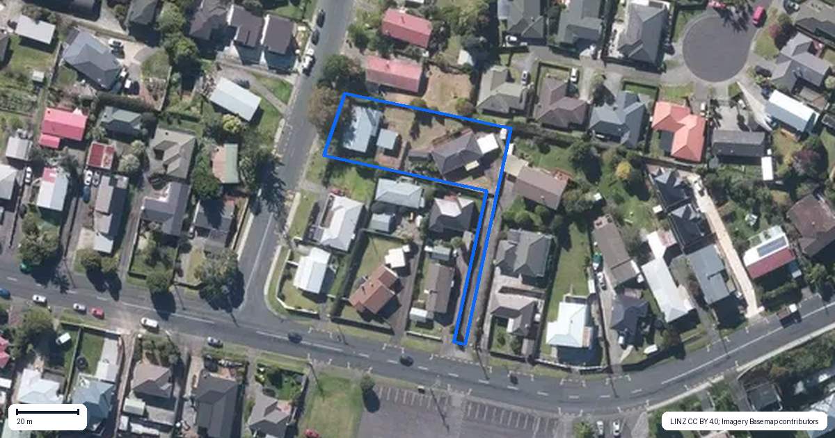 Property context map for 2 Hewlett Road, Massey, Auckland