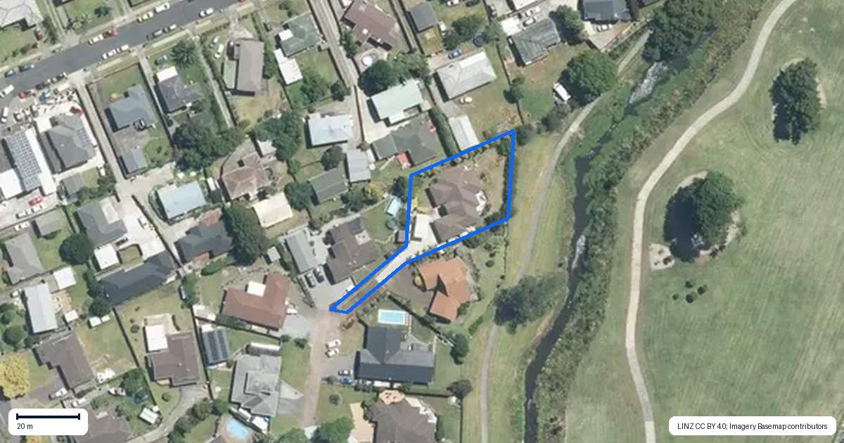 Property context map for 16 Gairloch Place, Wattle Downs, Auckland