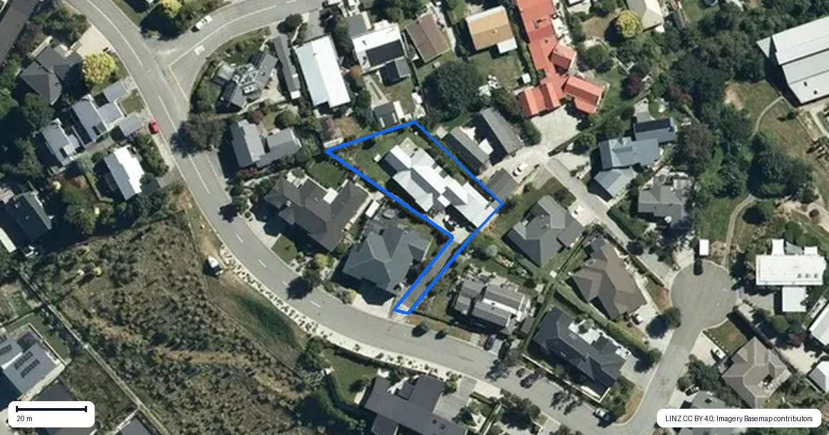 Property context map for 84 Cotter Avenue, Arrowtown