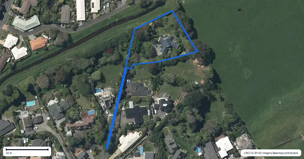 Property context map for 33 Wood Leigh, Paraparaumu Beach, Paraparaumu