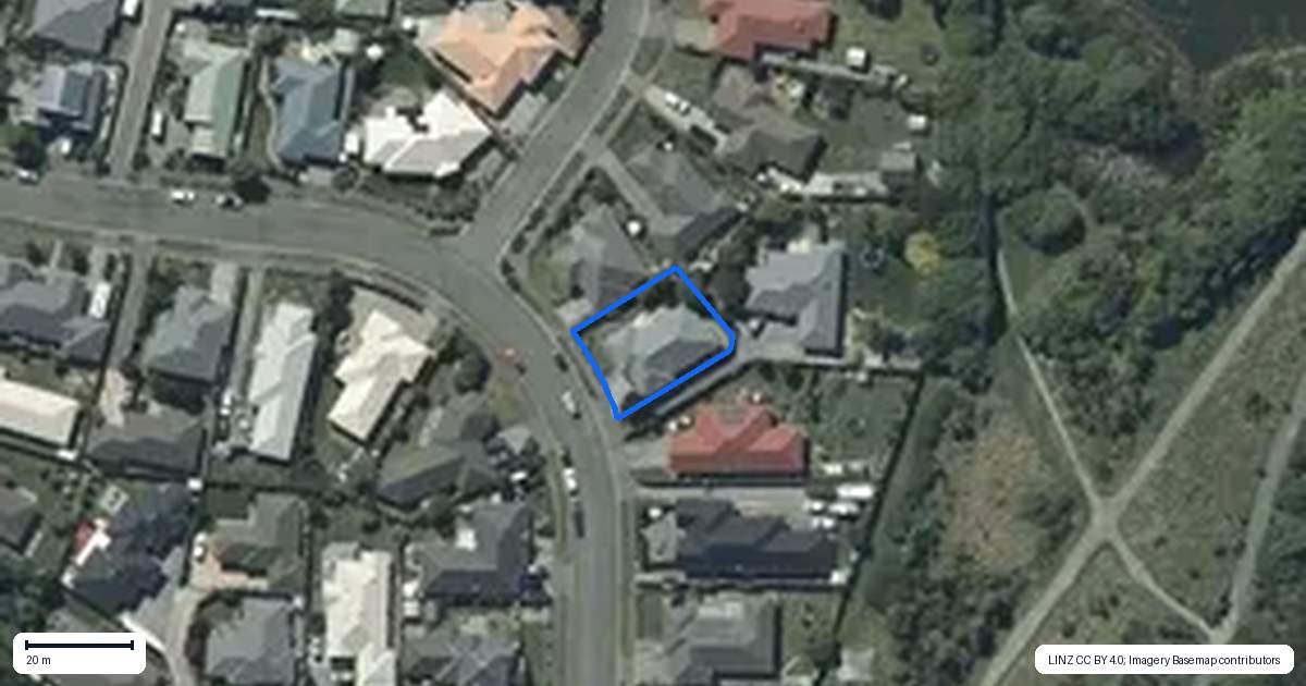 Property context map for 33 Shearwater Drive, Woolston, Christchurch
