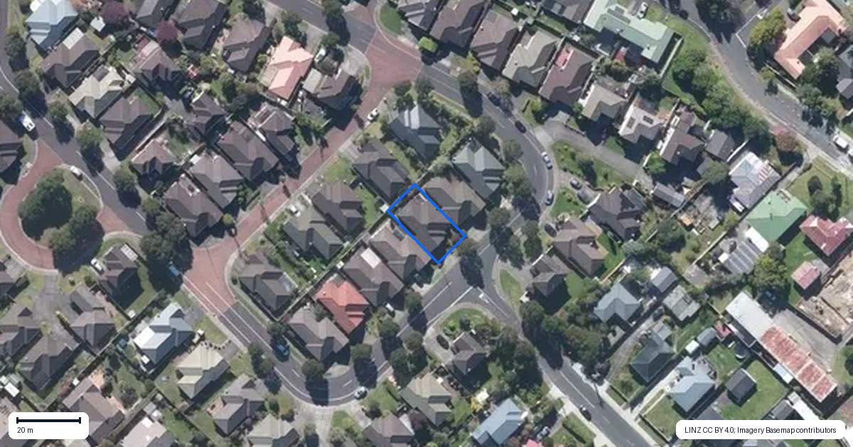 Property context map for 30 Espalier Drive, Henderson, Auckland