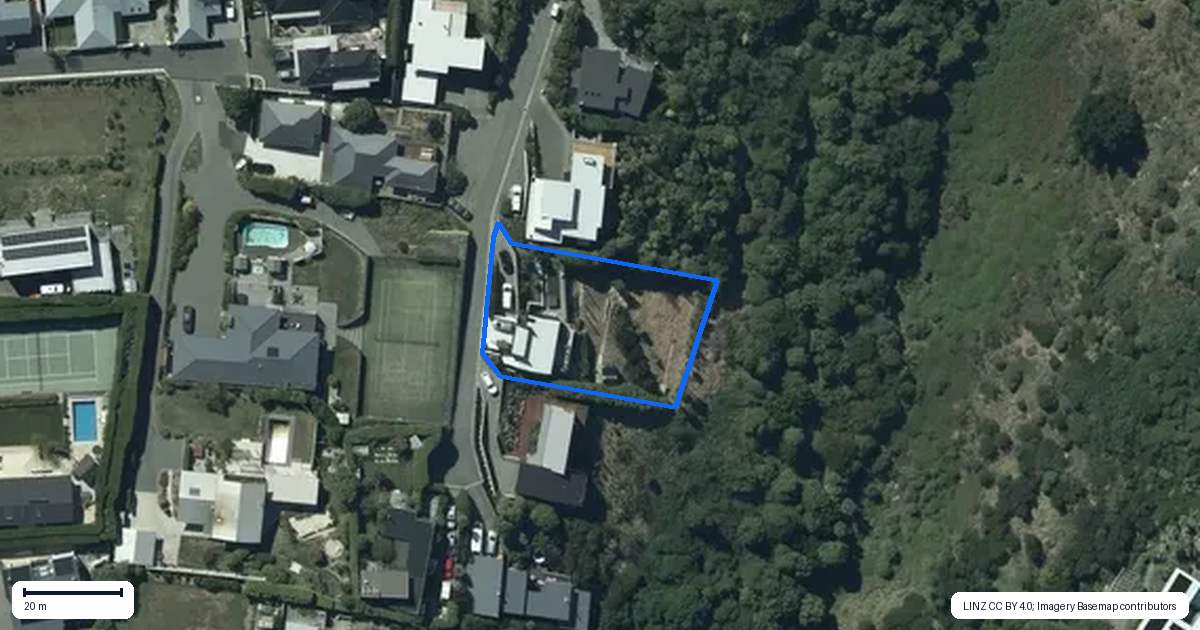 Property context map for 11 Law Lane, Mount Pleasant, Christchurch