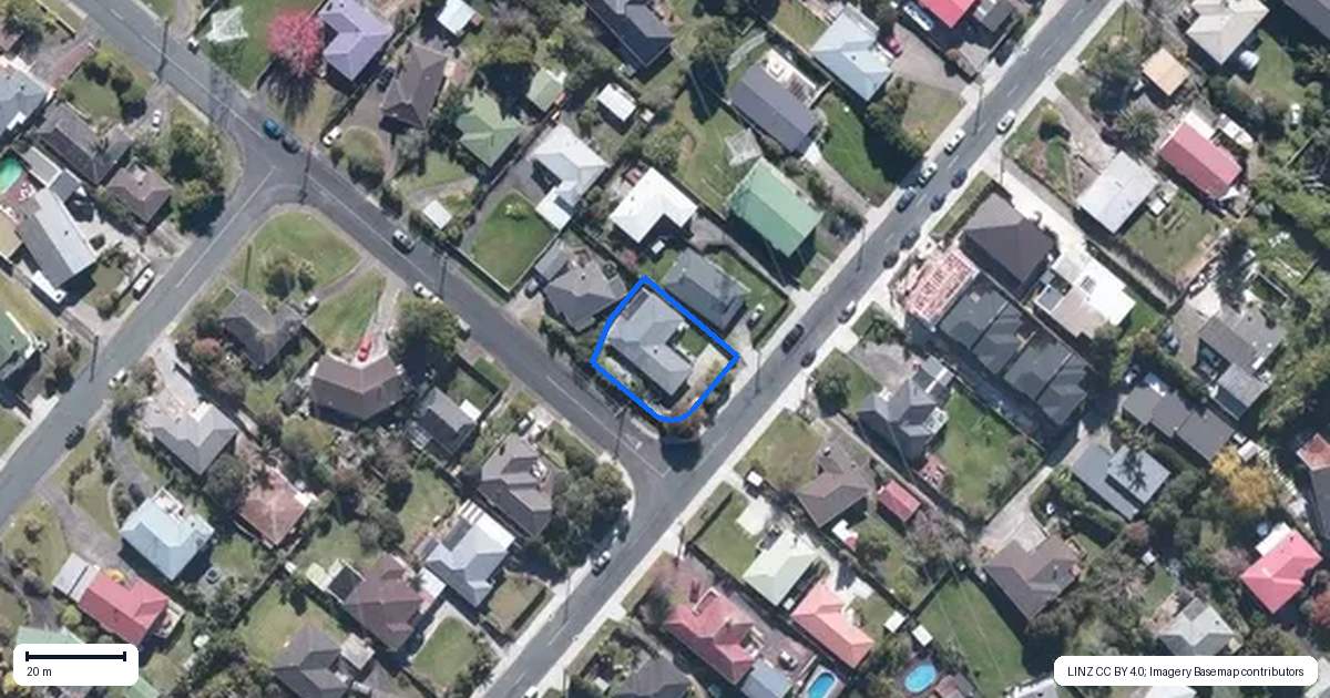 Property context map for 58 Tiroroa Avenue, Te Atatu South, Auckland