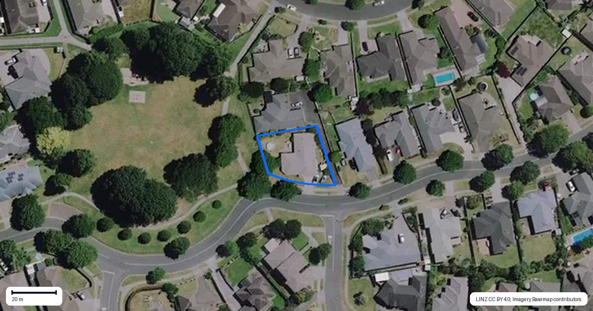 Property context map for 35 Farringdon Avenue, Rototuna North, Hamilton