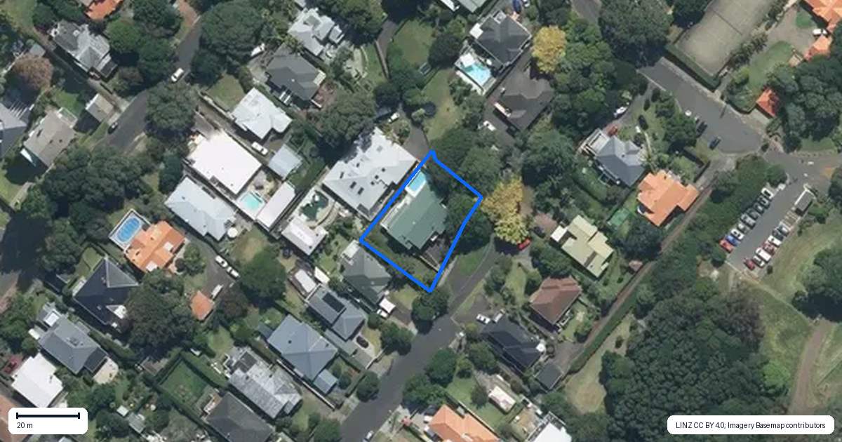 Property context map for 13B Summit Drive, Mount Albert, Auckland