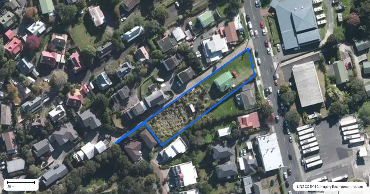 Property context map for 52 Birkdale Road, Birkdale, Auckland