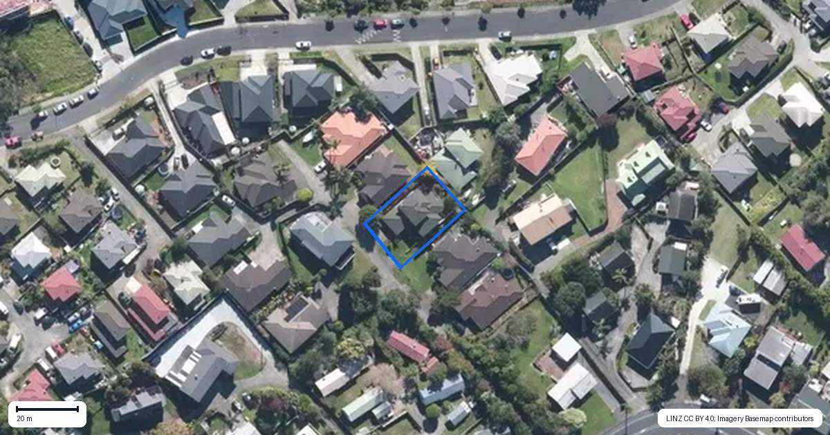 Property context map for 90C Colwill Road, Massey, Auckland