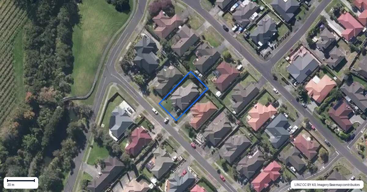 Property context map for 6 Fleetwood Drive, Henderson, Auckland