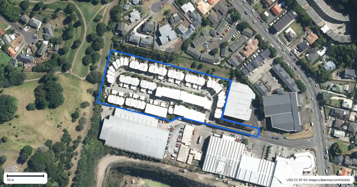 Property context map for 2/21 Hunters Park Drive, Three Kings, Auckland
