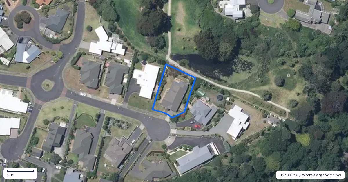Property context map for 7 Suffolk Drive, Otamatea, Whanganui