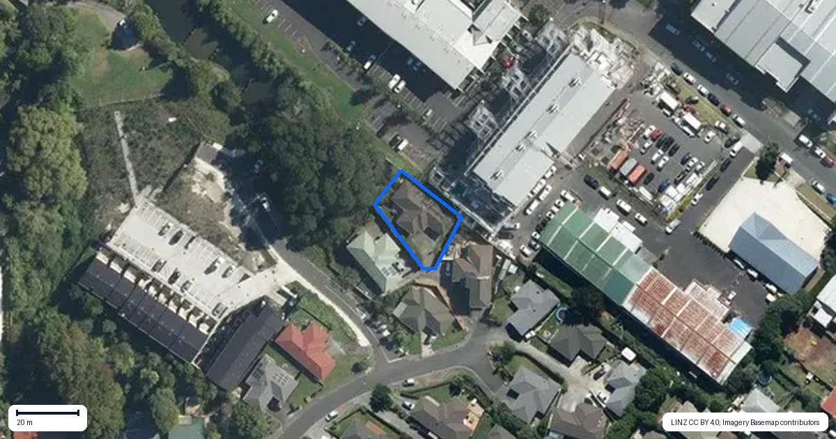 Property context map for 10 Claywest Place, Glen Eden, Auckland