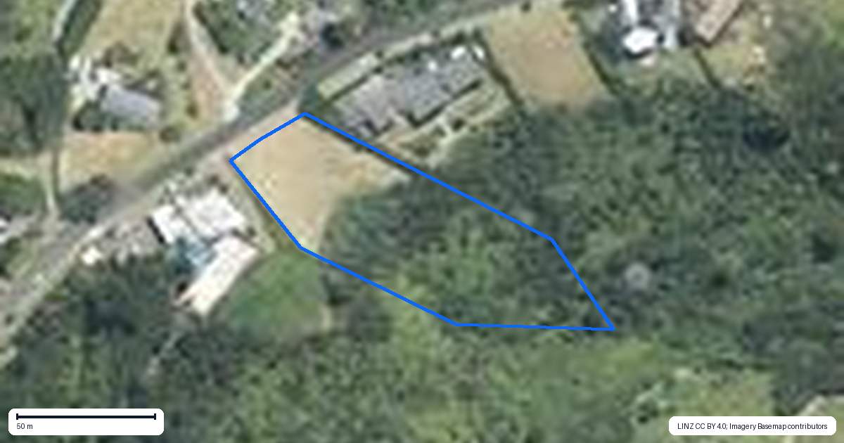 Property context map for 127 Roberts Road, Matakatia, Whangaparaoa