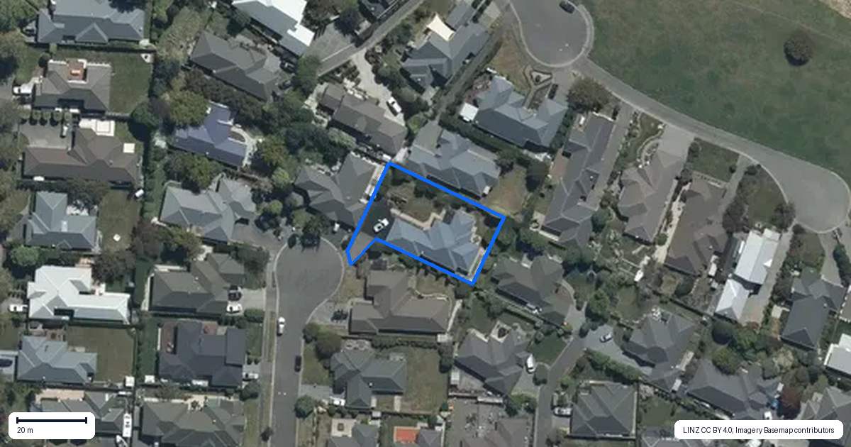 Property context map for 8 Gwen Place, Redwood, Christchurch