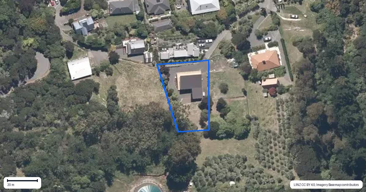 Property context map for 12B Vangioni Lane, Akaroa