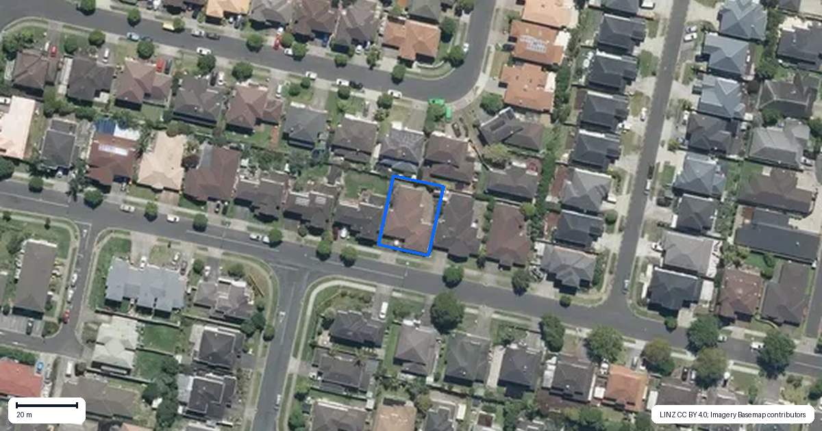 Property context map for 74 Baverstock Road, Flat Bush, Auckland