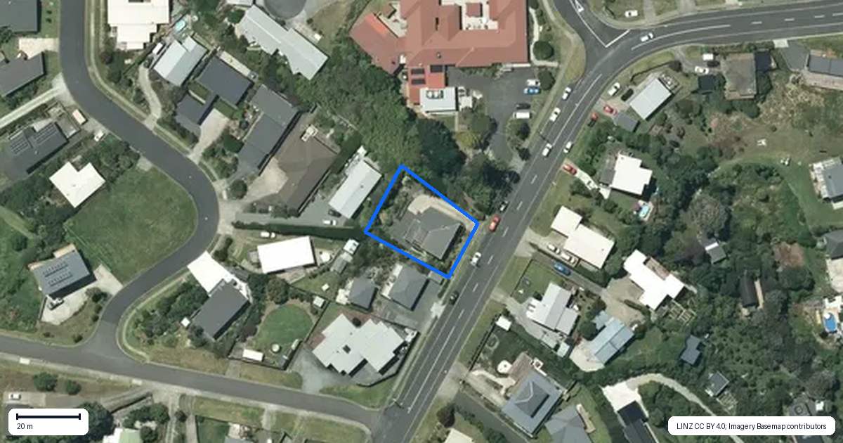Property context map for 25 Manukau Road, Raglan