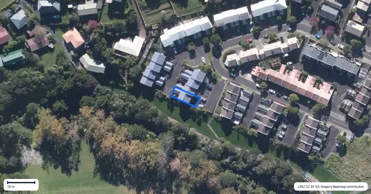 Property context map for 67 Winery Way, Henderson, Auckland