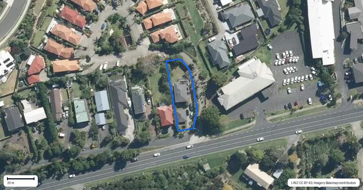 Property context map for 124 Whangaparaoa Road, Red Beach, Whangaparaoa