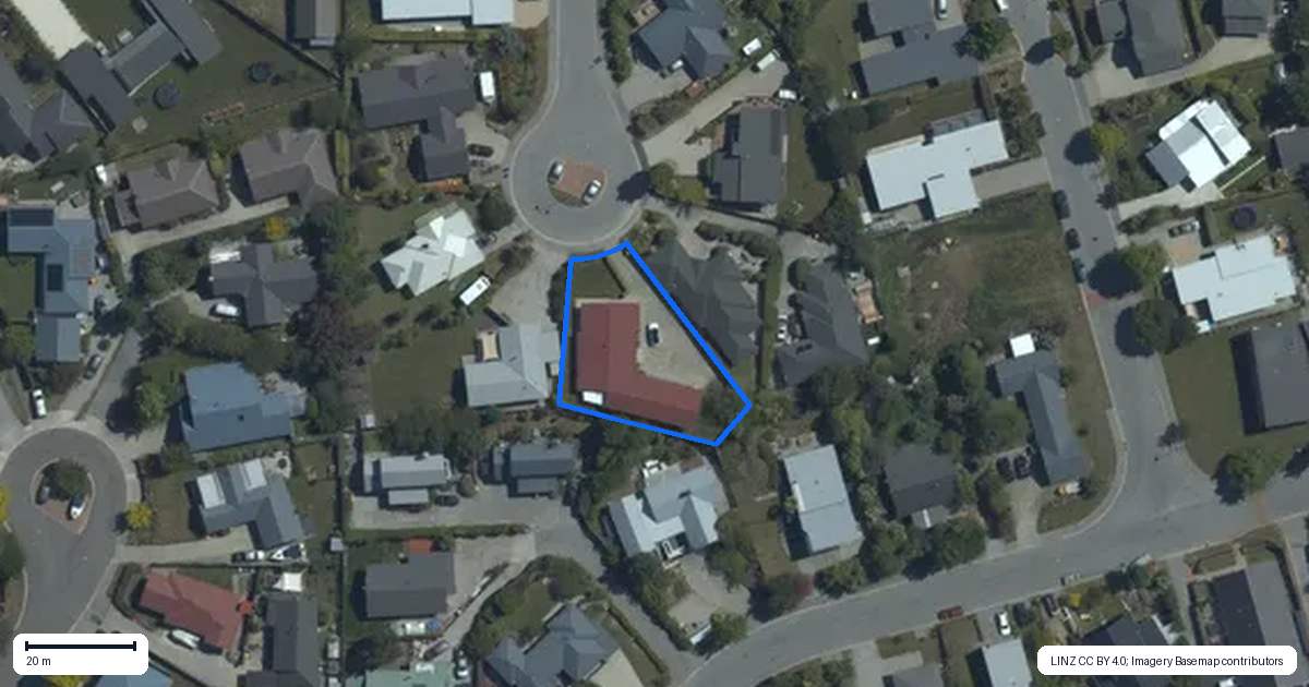 Property context map for 11 Juno Place, Wanaka
