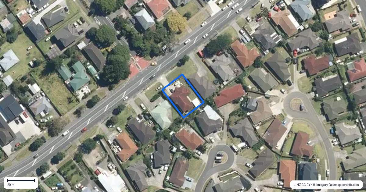 Property context map for 560 Massey Road, Mangere, Auckland